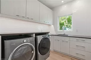 685 2nd St S, Naples, FL 34102 - Photo 20