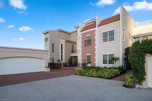 4000 Gulf Shore Blvd N, Naples, FL 34103 - Photo 2