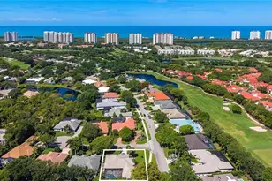 7018 Green Tree Dr, Naples, FL 34108 - Photo 4