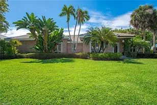 7018 Green Tree Dr, Naples, FL 34108 - Photo 2