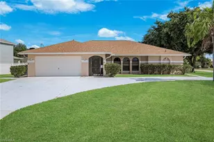 1002 SE 5th St, Cape Coral, FL 33990 - Photo 2