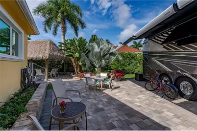 13625 Snapper Ln, Naples, FL 34114 - Photo 10