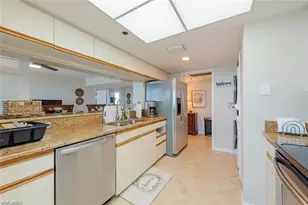 5550 Heron Point Dr, Naples, FL 34108 - Photo 6