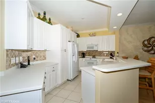 410 Flagship Dr, Naples, FL 34108 - Photo 10