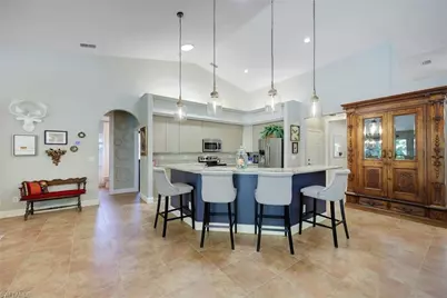 2039 Imperial Cir, Naples, FL 34110 - Photo 4