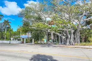 1222 Gordon Dr, Naples, FL 34102 - Photo 26