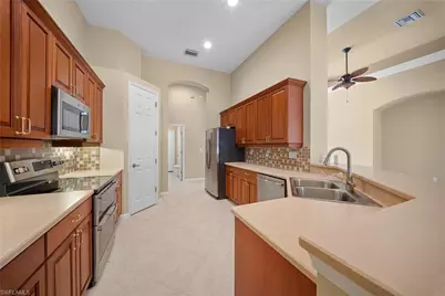 7914 Founders Cir, Naples, FL 34104 - Photo 4