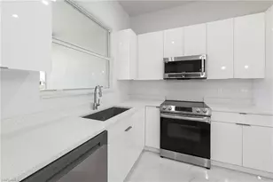 121 NE 8th Terrace, Cape Coral, FL 33909 - Photo 10
