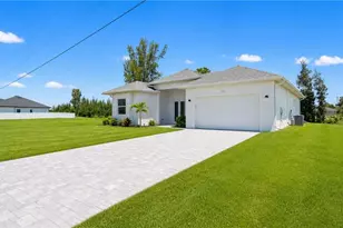121 NE 8th Terrace, Cape Coral, FL 33909 - Photo 2