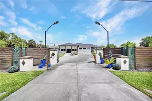 121 20th Ave NE, Naples, FL 34120 - Photo 1