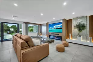 121 20th Ave NE, Naples, FL 34120 - Photo 4