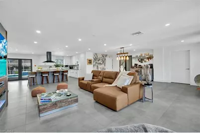 121 20th Ave NE, Naples, FL 34120 - Photo 6
