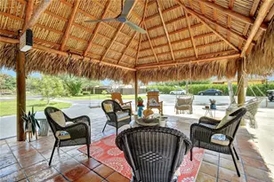 121 20th Ave NE, Naples, FL 34120 - Photo 32