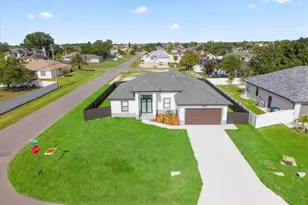 2220 NE 9th Pl, Cape Coral, FL 33909 - Photo 6
