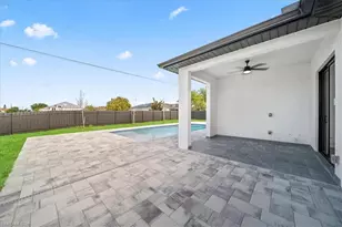 2220 NE 9th Pl, Cape Coral, FL 33909 - Photo 4