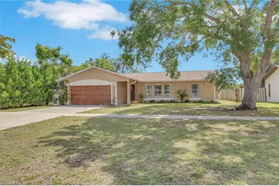3300 Valencia Dr, Naples, FL 34120 - Photo 2