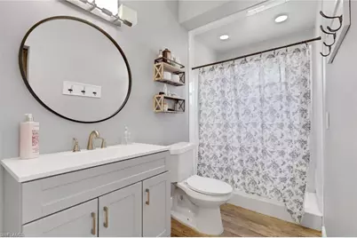 3300 Valencia Dr, Naples, FL 34120 - Photo 12