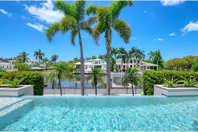 1888 6th St S, Naples, FL 34102 - Photo 16