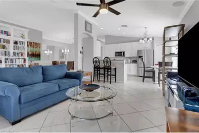 7477 Lourdes Ct, Naples, FL 34104 - Photo 6