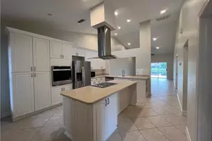 108 Tanglewood Ct, Naples, FL 34113 - Photo 8