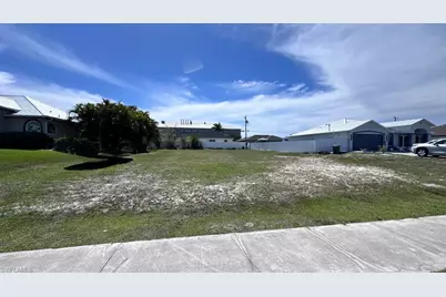 1614 SW 6th Ave, Cape Coral, FL 33991 - Photo 4