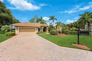 1221 Briarwood Ct, Naples, FL 34104 - Photo 2