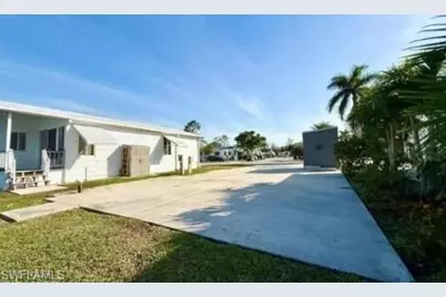 447 Cheetah Dr, Naples, FL 34114 - Photo 2