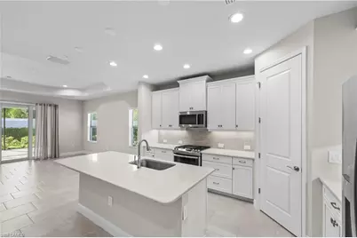 2373 Ariane Dr, Naples, FL 34112 - Photo 10