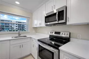 3200 Gulf Shore Blvd N, Naples, FL 34103 - Photo 6
