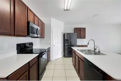 8117 Sandpiper Rd, Fort Myers, FL 33967 - Photo 4