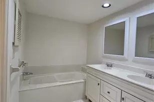 6025 Chardonnay Ln, Naples, FL 34119 - Photo 20