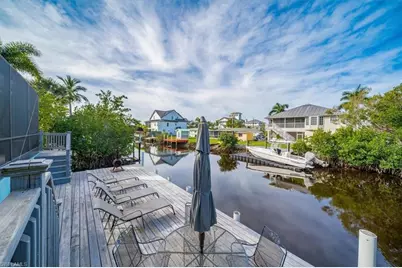 1283 Grand Canal Dr, Naples, FL 34110 - Photo 24