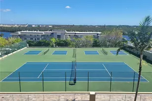 410 Bayfront Pl, Naples, FL 34102 - Photo 26