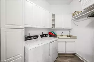 837 Sailaway Ln, Naples, FL 34108 - Photo 14