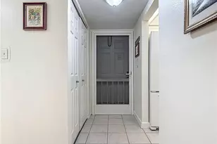 175 Turtle Lake Ct, Naples, FL 34105 - Photo 2