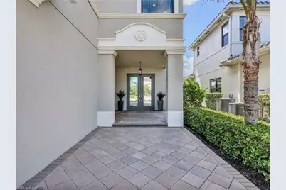 4716 Kensington Cir, Naples, FL 34119 - Photo 2