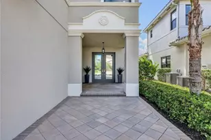 4716 Kensington Cir, Naples, FL 34119 - Photo 2