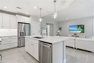 2560 Seychelles Dr, Naples, FL 34112 - Photo 8