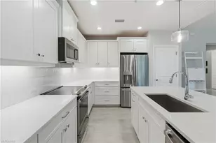 2560 Seychelles Dr, Naples, FL 34112 - Photo 6
