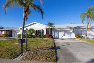 1513 Edgewater Cir, Fort Myers, FL 33919 - Photo 1