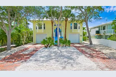 1296 Grand Canal Dr, Naples, FL 34110 - Photo 4