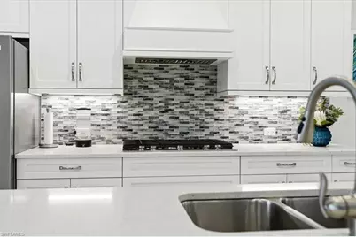 14386 Laguna Springs Ln, Naples, FL 34114 - Photo 12