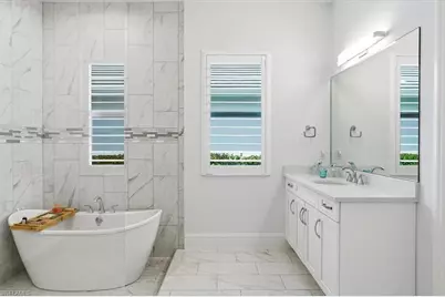14386 Laguna Springs Ln, Naples, FL 34114 - Photo 16