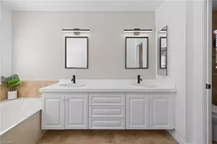 12240 Eagle Pointe Cir, Fort Myers, FL 33913 - Photo 20