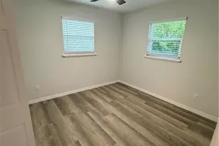 3181 Poinciana Dr, Naples, FL 34105 - Photo 16