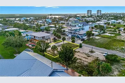 111 Bay Mar Dr, Fort Myers Beach, FL 33931 - Photo 6