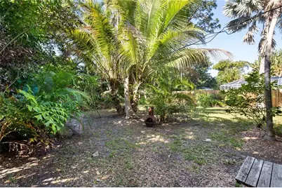 2424 Harbor Rd, Naples, FL 34104 - Photo 20