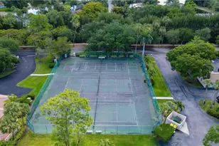 992 Woodshire Ln, Naples, FL 34105 - Photo 42
