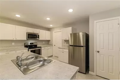 2916 42nd St SW, Lehigh Acres, FL 33976 - Photo 6