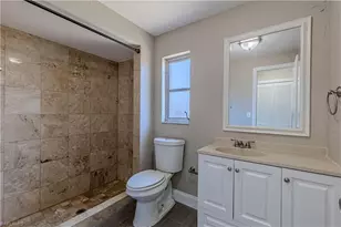 928 SE 35th St, Cape Coral, FL 33904 - Photo 16